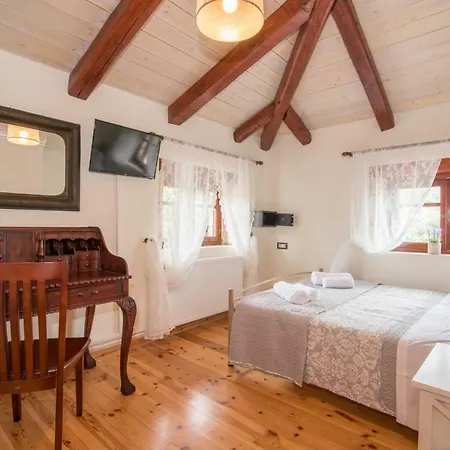 Villa Tourikis Village *