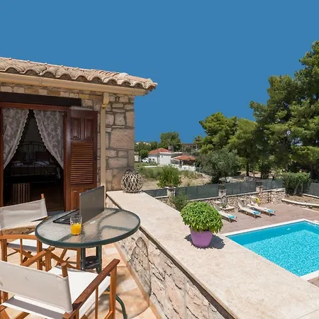 Villa Tourikis Village *